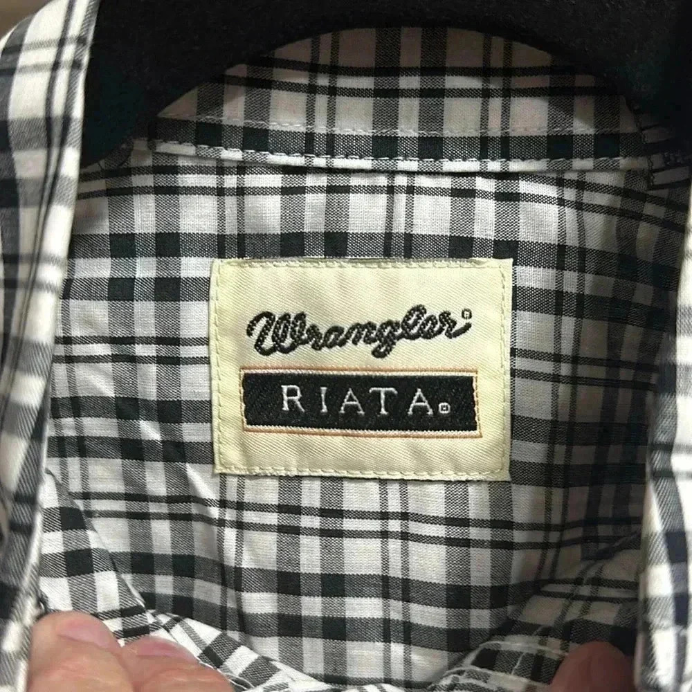 Button-down shirt - Picture 4 of 7